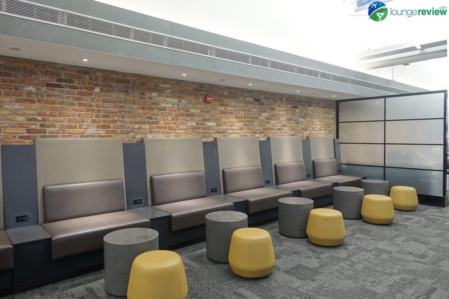 Lounge Review United Club EWR C123