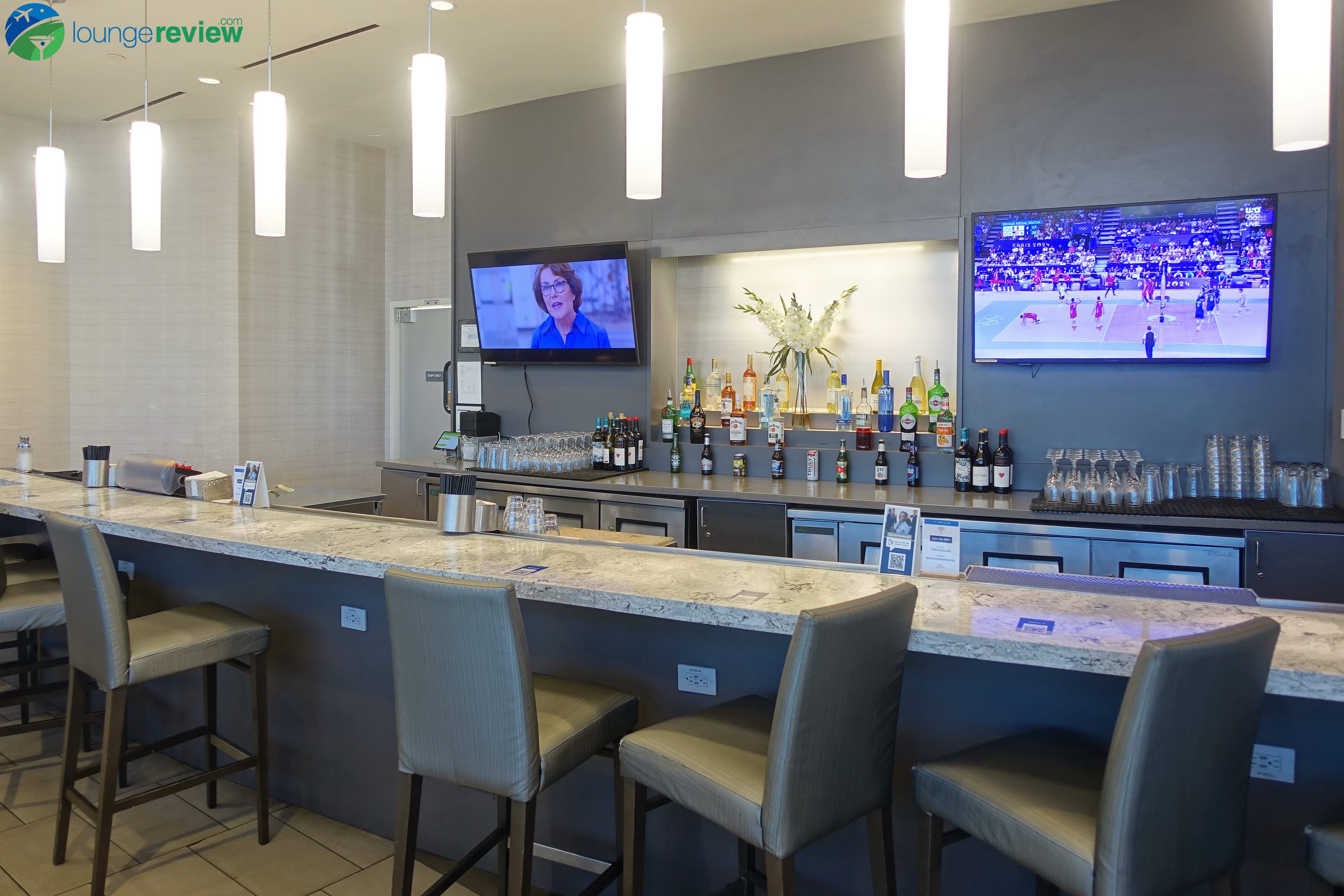 The bar at The Club at LAS Terminal 1 Concourse D