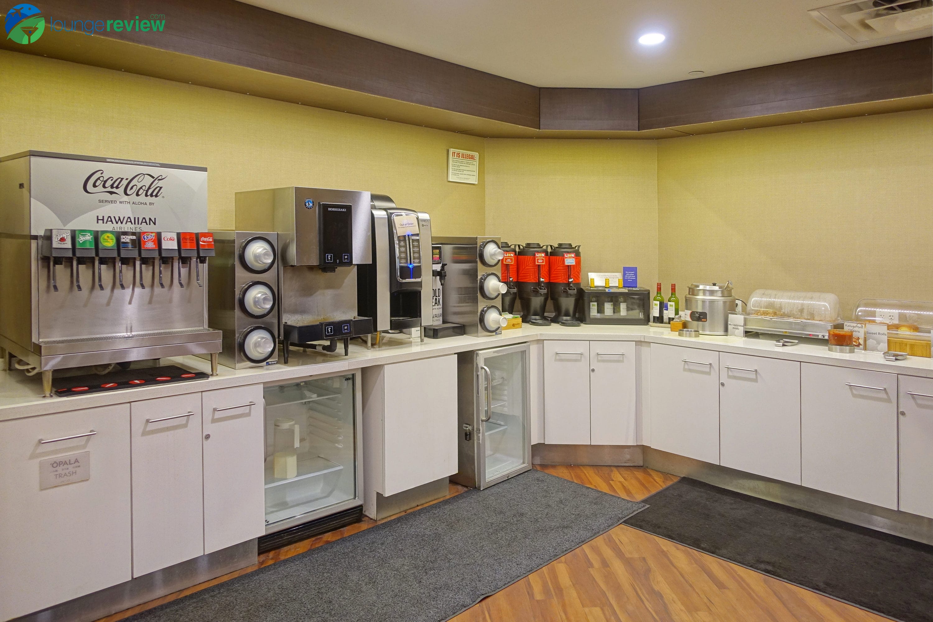 Plumeria Lounge buffet area